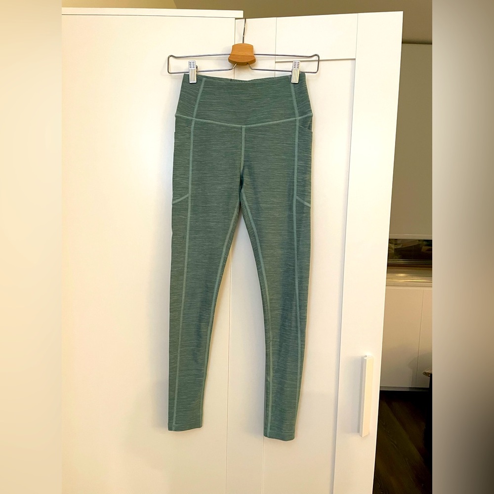 Victoria’s Secret, Incredible Essential Legging, Succulent Green